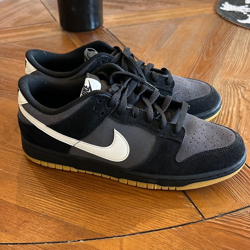 Nike Black Gum Low Retro Dunks